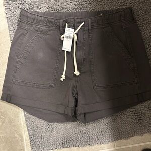 AE Gray Short